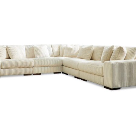 Lindyn Sectional