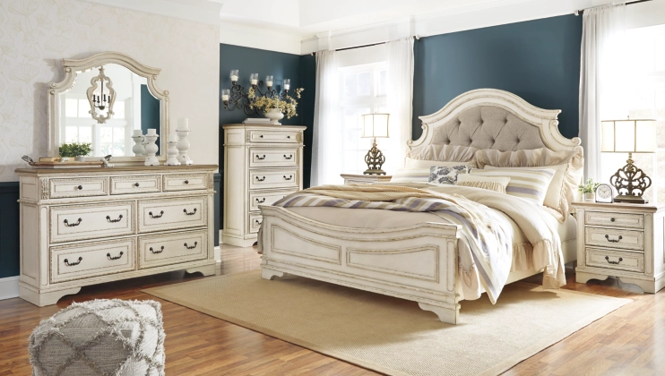 Realyn Queen Upholstered Panel Bedroom Set - Image 2