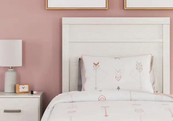 Alternative view of Stelsie Bedroom Set